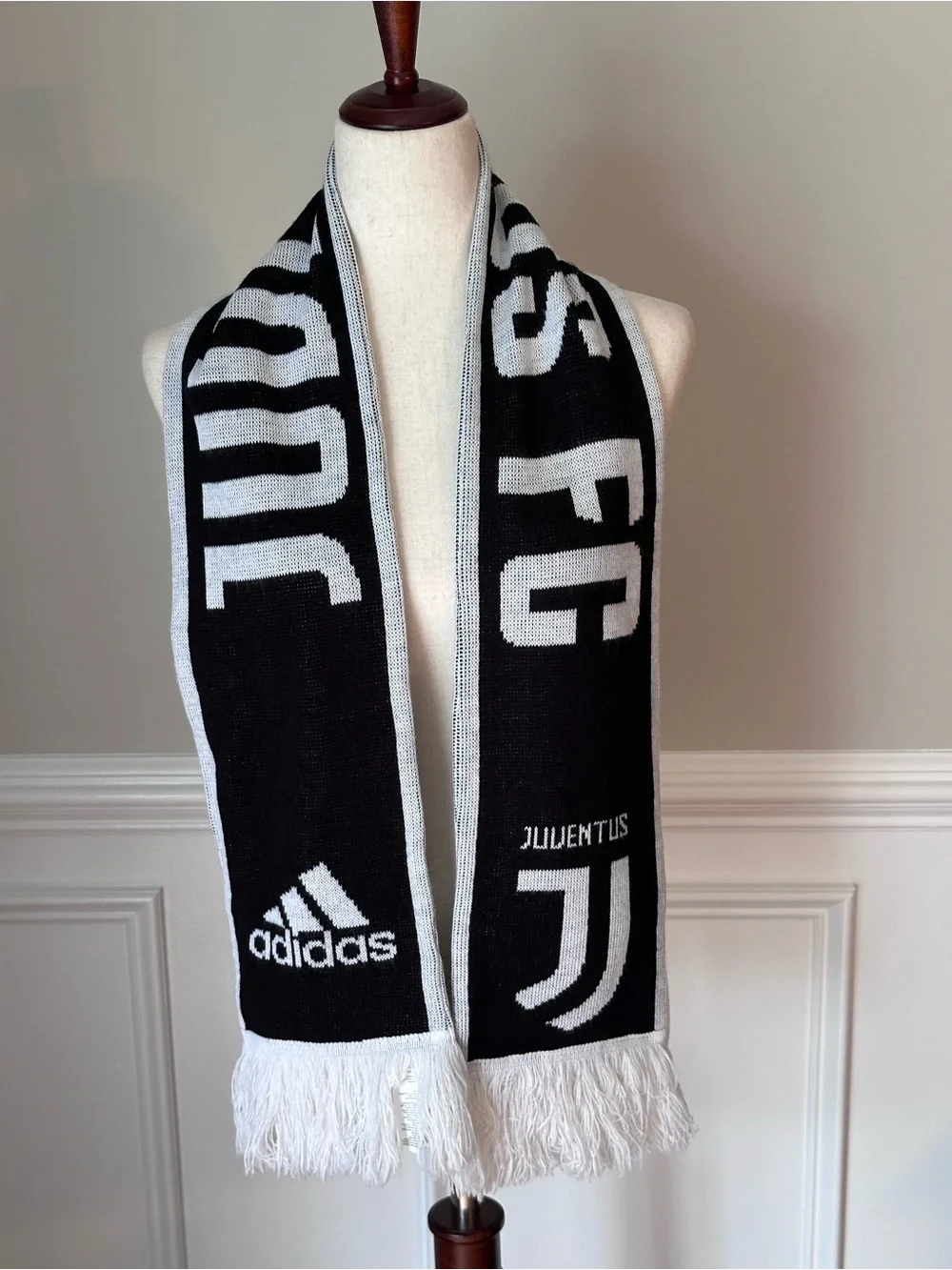 Adidas Juventus FC Soccer Scarf